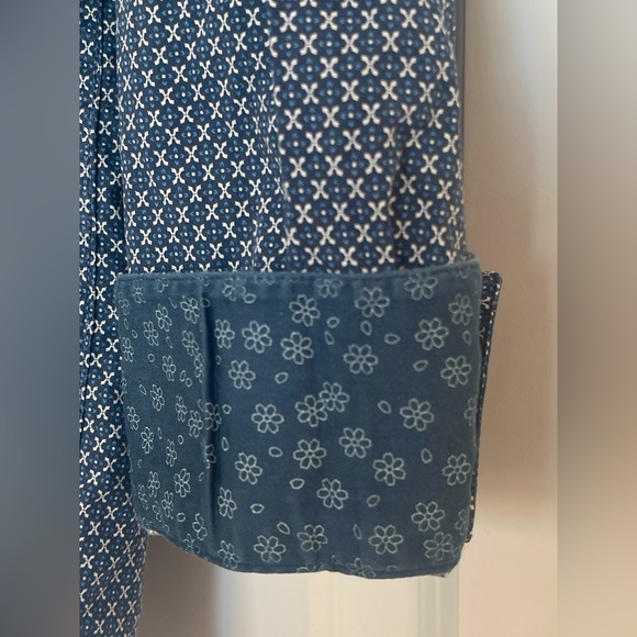 Ted Baker Geometric Blue & White Long Sleeve Button Up w/ Contrast Detail; UK 4 - Picture 7 of 12